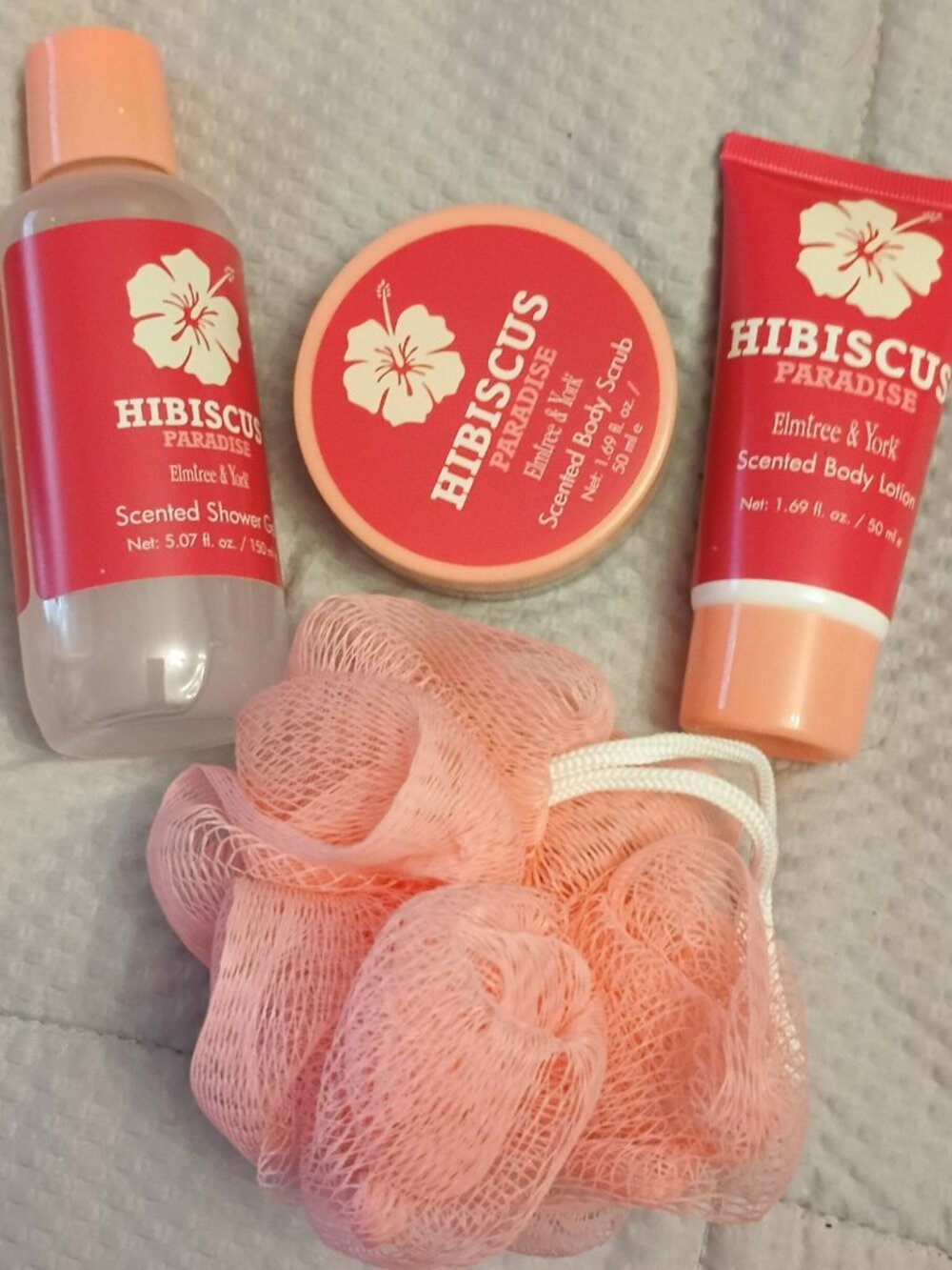 Elmtree & York Hibiscus Paradise Gift Set NWT